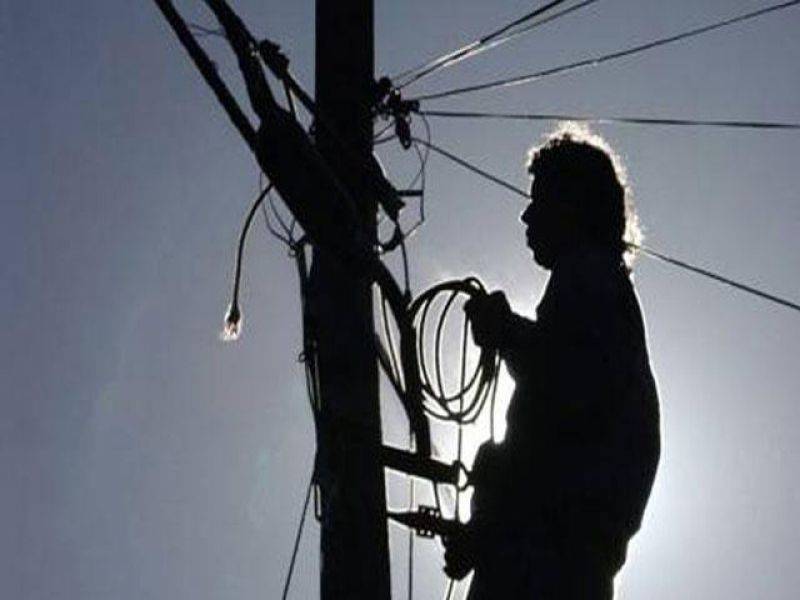 Blackout in Jhelum as thieves take away electricity transmission lines