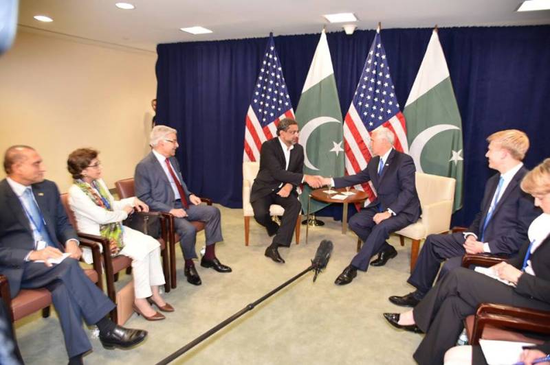 PM Abbasi skips tie, goes for the bad boy look in meeting with US VP Mike Pence