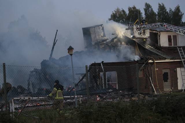 Swedish mosque gutted in suspicious fire, suspect arrested (VIDEO)