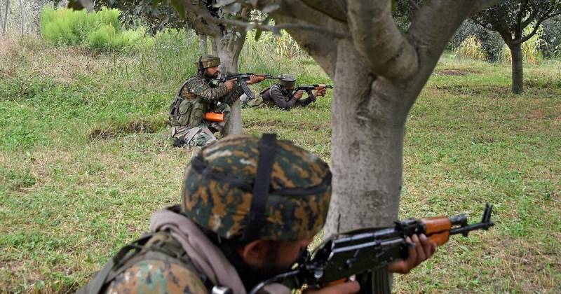 Two Indian Air force commandos killed in Kashmir encounter