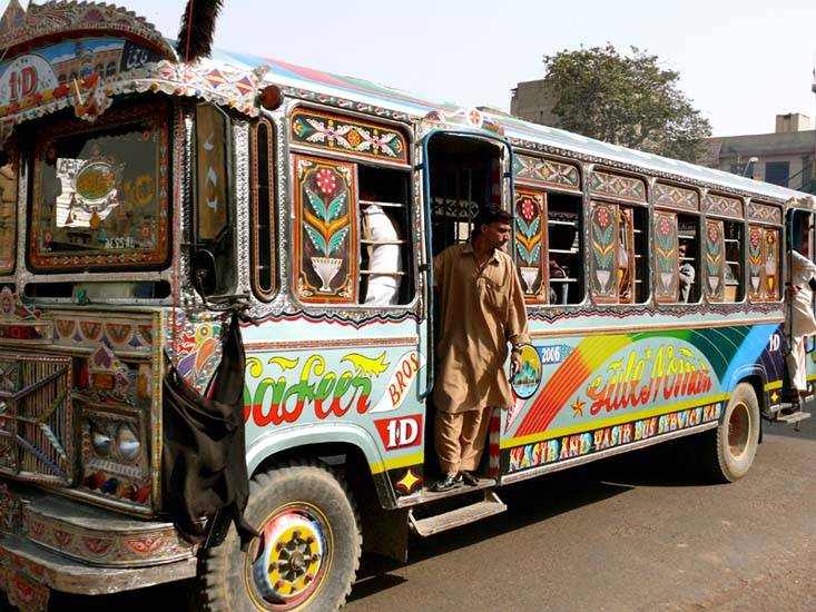Karachi bus conductor kills passenger, throws body on road