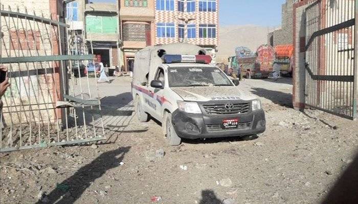 Several wounded as blast targets police mobile in Quetta