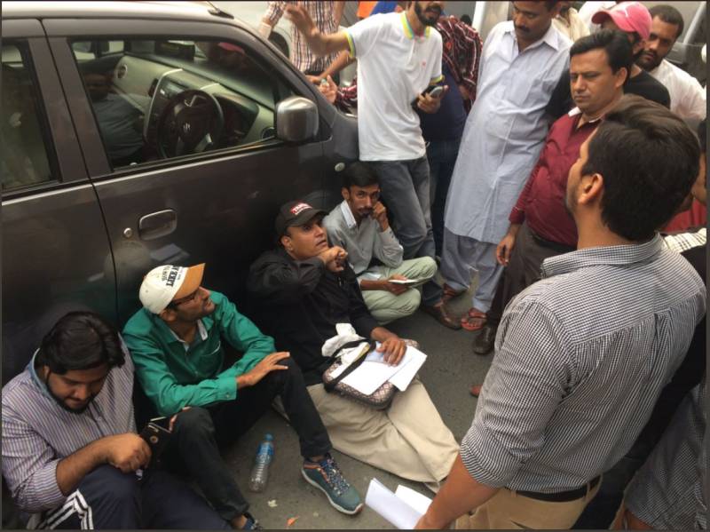 Uber-Careem drivers protest against unethical conduct of couples