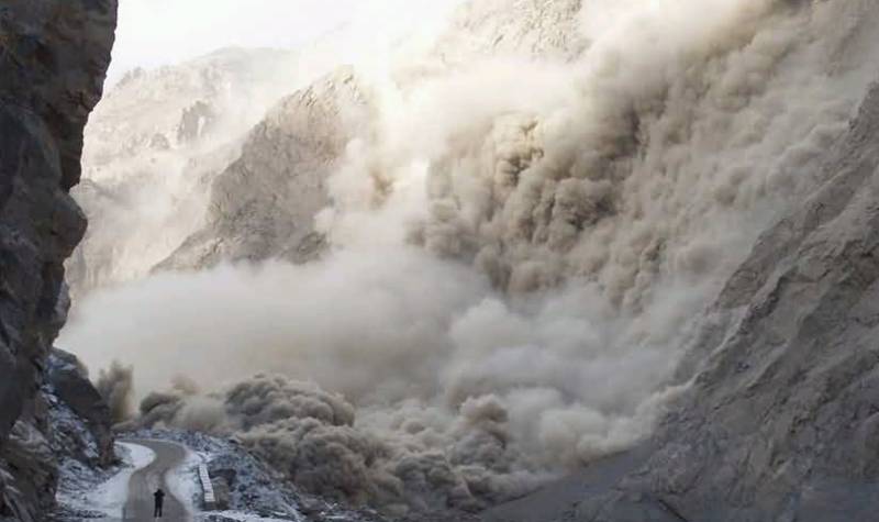 Six girls among 8 killed in Bajur Agency landslide