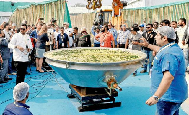 India enters Guinness world record by cooking 918kg khichdi