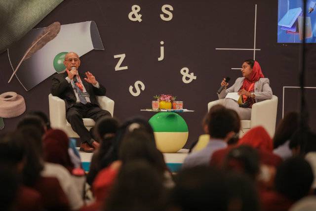 ‘Age-Defying Entrepreneur’ gives business lessons to students at SIBF 2017