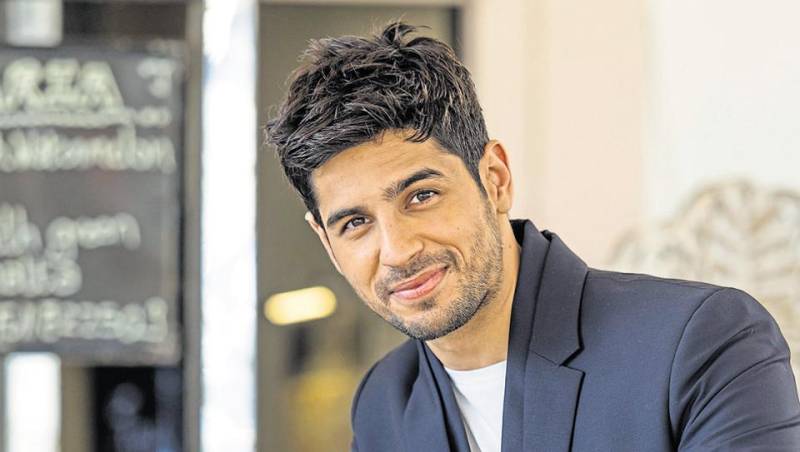 Sidharth Malhotra suddenly goes off the grid - leaves fans anxious
