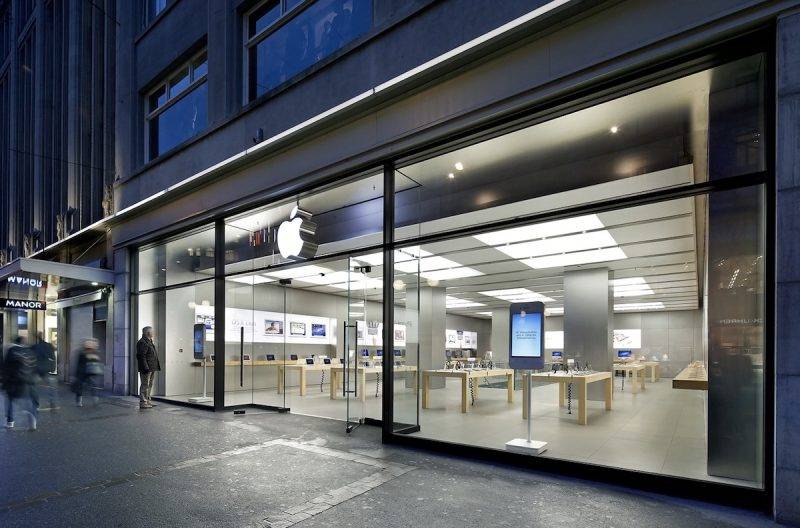 Zurich Apple Store employee injured as iPhone battery explodes