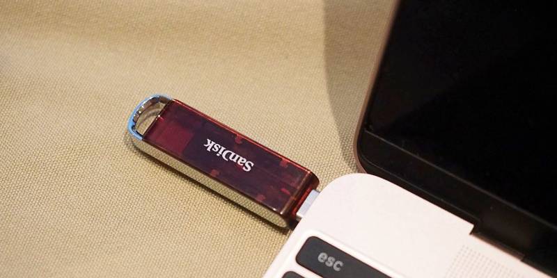 World's tiniest, biggest and fastest flash drive unveiled at CES 2018
