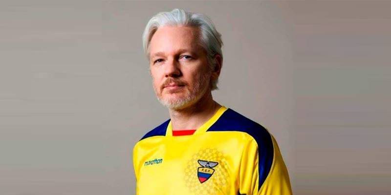 WikiLeaks' Julian Assange gets citizenship of Ecuador