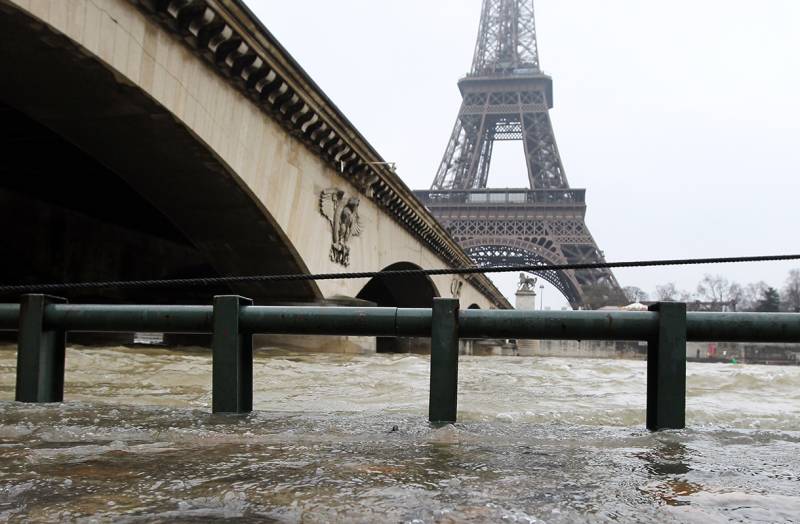 Paris may submerge in 20ft floodwater as River Seine continues to rise