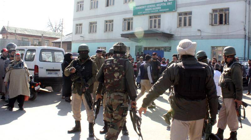 Alleged Pakistani prisoner escapes police custody after LeT militants open fire at Srinagar hospital, two policemen killed