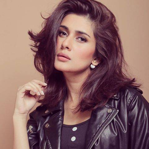Kubra Khan just followed this trend and she's never looked better!
