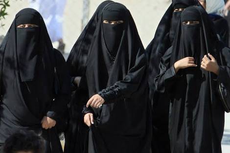 Saudi Scholar says Women Don’t Necessarily Have to Wear Abayas