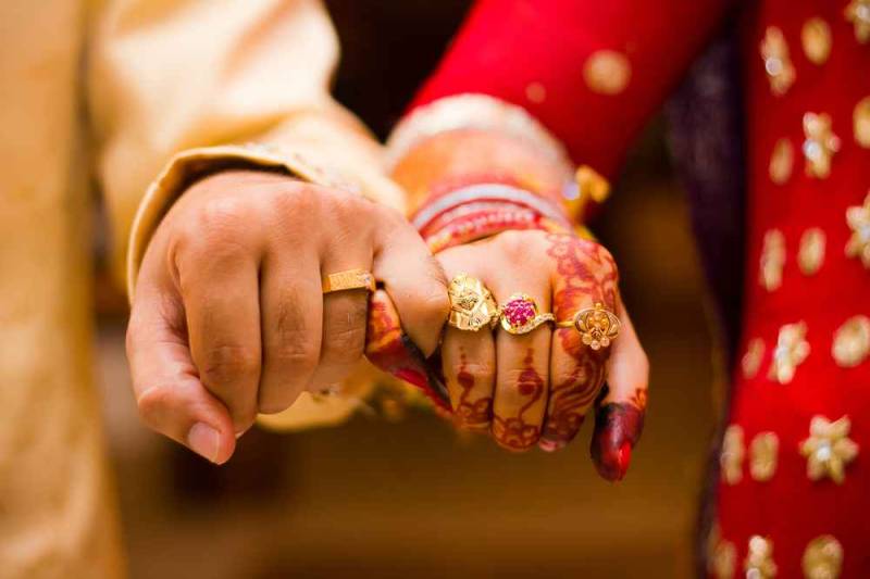 Newlywed couple, others die of suffocation in Murree
