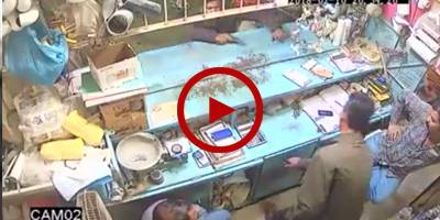 Armed robbery at shop in Karachi caught on CCTV