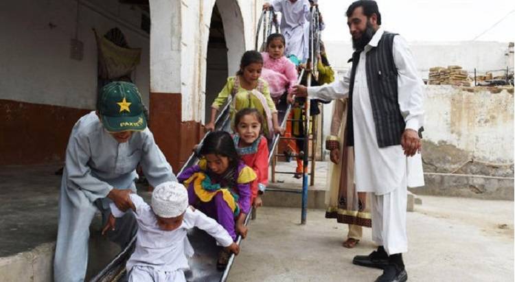 This Pakistani father of 35 is aiming for 100 children