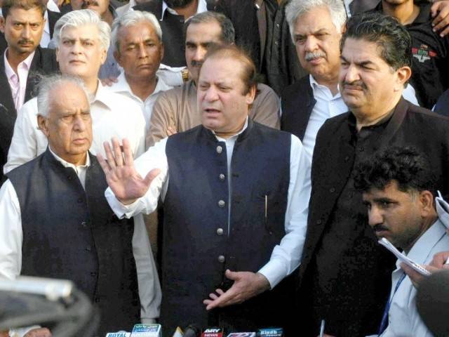 Do something for 1.8m pending cases, says Nawaz Sharif over CJP's whirlwind hospital visits