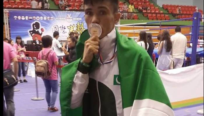 CW18: Pakistan’s Muhammad Asif beats Kenyan boxer to reach quarterfinals