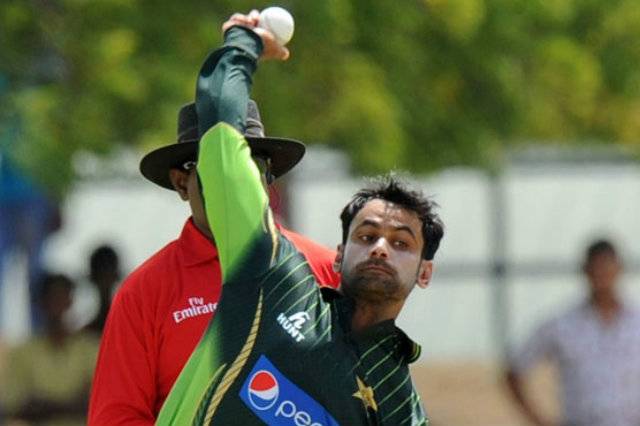 Muhammad Hafeez jets off to England for bowling test