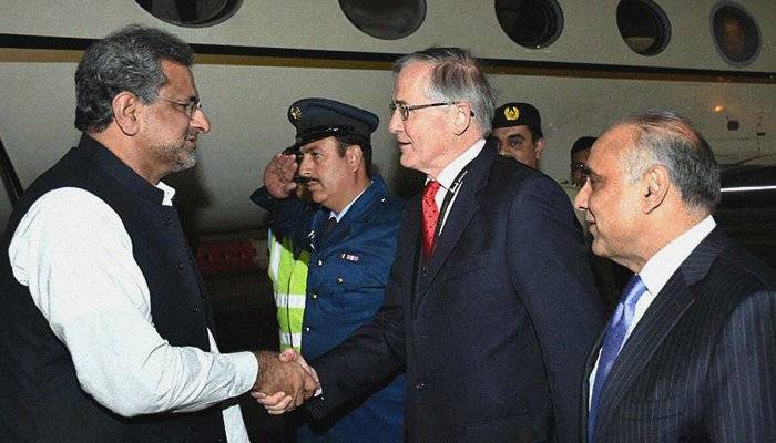 PM Abbasi in UK to attend Commonwealth summit