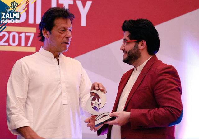 Peshawar Zalmi Foundation receives Shaukat Khanum Social Responsibility Award 2017