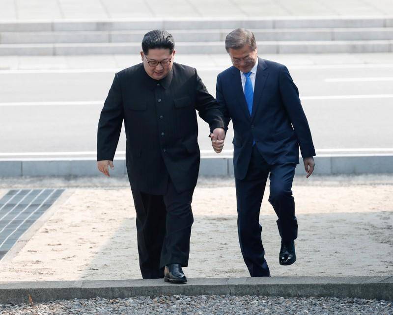 North Korea's Kim Jong-un crosses Korean border for talks with President Moon
