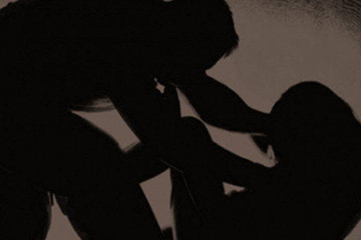 Police arrest journalist for 'sexually abusing' teenage boy in Badin