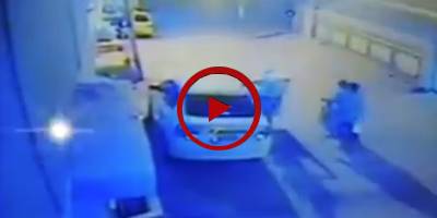 CCTV footage of snatching valuables in Gulshan Iqbal Karachi (VIDEO)