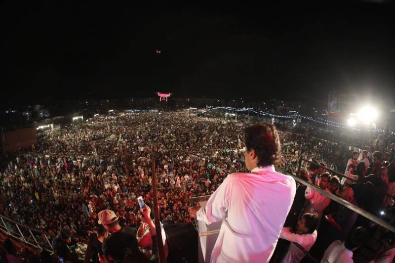 Imran Khan presents 10-point agenda to change Karachi