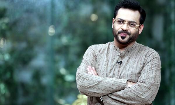 Dr Aamir Liaquat banned from TV appearance for 30 days