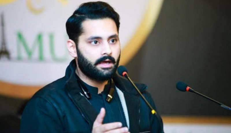 Rights activist Jibran Nasir announces decision to contest election from Karachi
