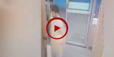 Boy gets away with mobile phone from restaurant in Karachi (VIDEO)