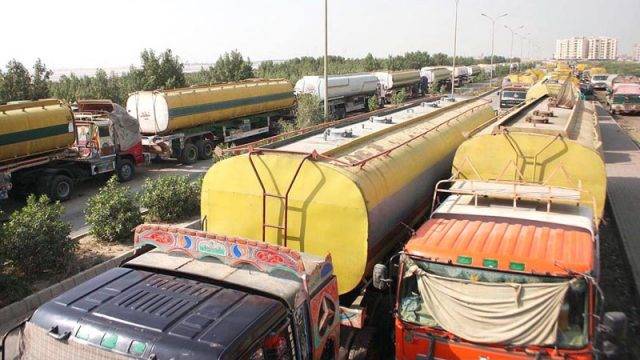 SC orders removal of oil tankers' terminus from sea side area