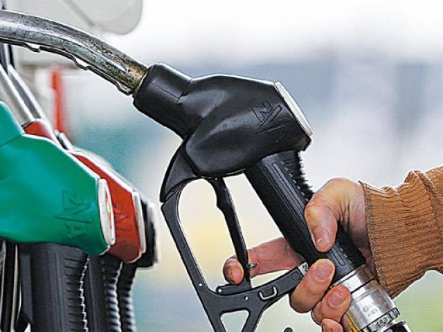 OGRA recommends Rs5.40 per litre hike in petrol price