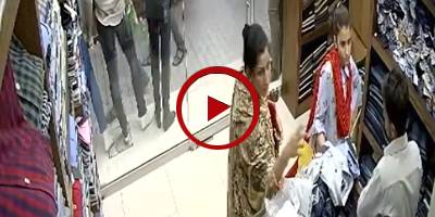 Clever women steal clothes from shop in Karachi (VIDEO)