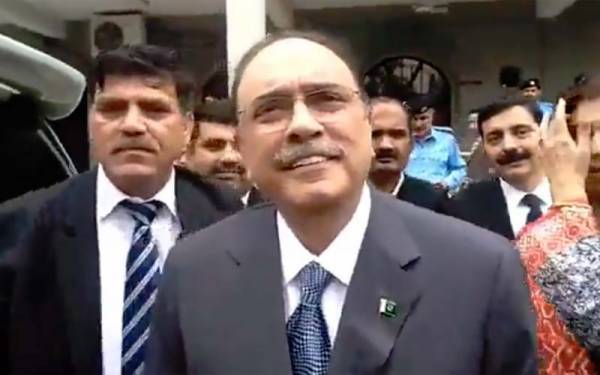 Asif Zardari quips about his money laundering case after IHC hearing (Video)