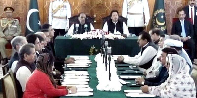 PM Imran Khan's cabinet members sworn in