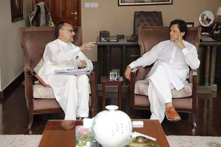 Azam Swati asks PM Imran to suspend NADRA chief, presents report on alleged RTS failure