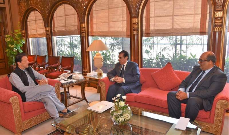 PM Imran assures NAB chief of complete support for corruption free Pakistan in maiden meeting
