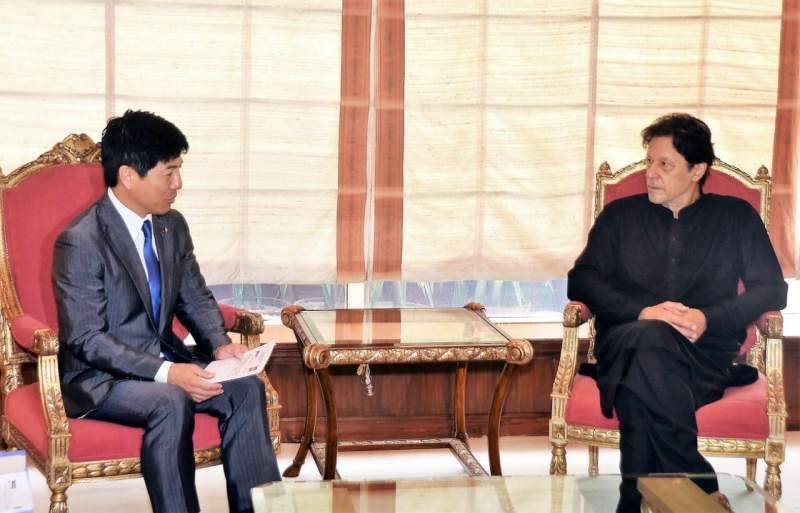 Japanese foreign minister calls on PM Imran Khan