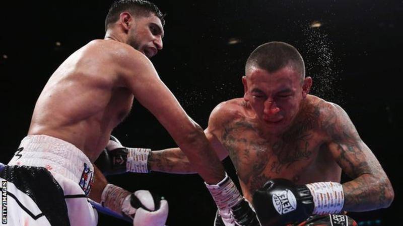 Boxing: Amir Khan beats Samuel Vargas in Birmingham