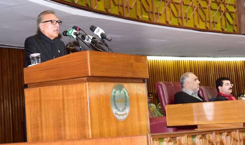 President Alvi addresses joint session of Parliament, terms corruption & group interests major problems