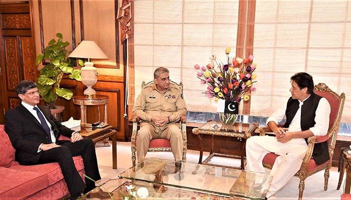 COAS, ISI chief call on PM Imran to discuss security related issues