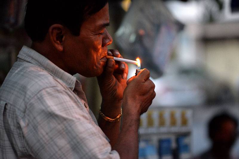 LHC orders strict implementation of smoking ban at offices, educational institutions