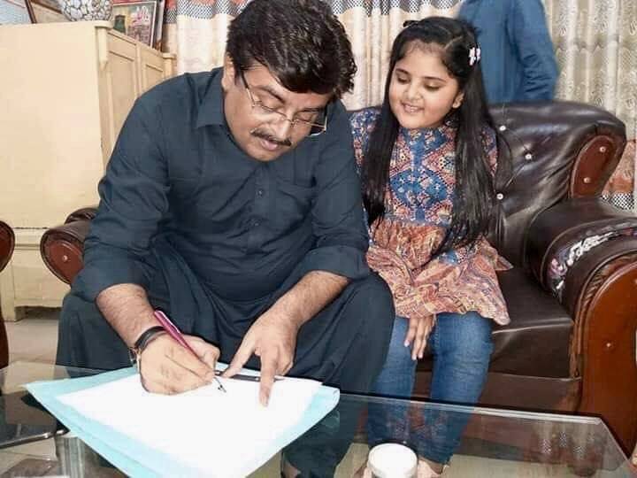 Sindh minister enrolls daughter in public school