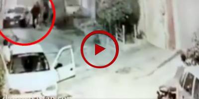 Motorist robbed in Karachi's Gulistan-e-Johar (VIDEO)