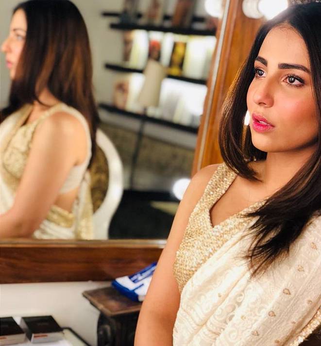 Ushna Shah celebrates Diwali and everyone feels obligated to comment