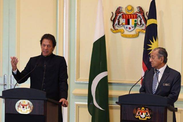 PM Imran vows to follow Malaysian model to transform Pakistan