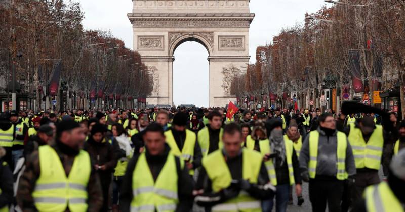 French National Assembly approves 'yellow vest' tax cuts